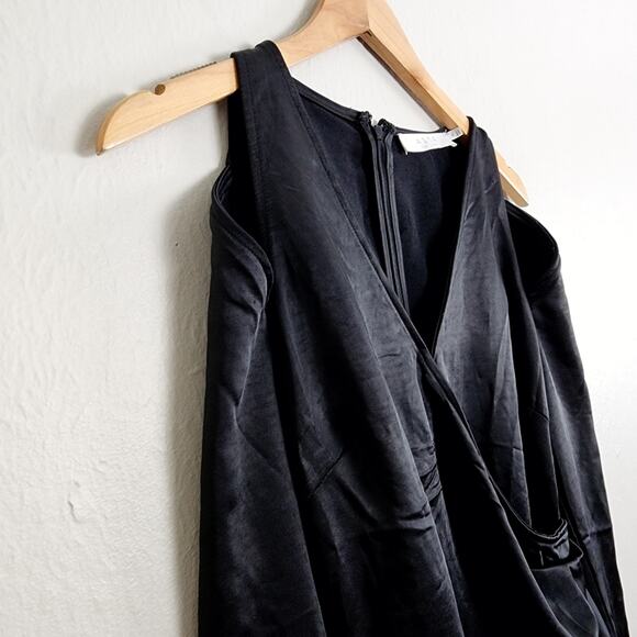 ASTR The Label Black Satin Cut Out Shoulder Mini Dress Bell Sleeve Size Medium - Picture 9 of 16